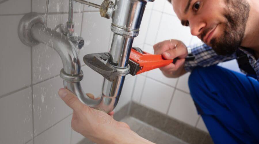 Toilet maintenance in Leiter, WY